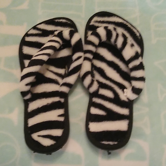 Slippers - Picture 1 of 3